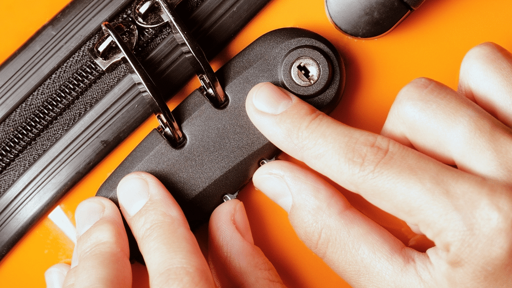 How to Set Travelpro Lock digiluggage